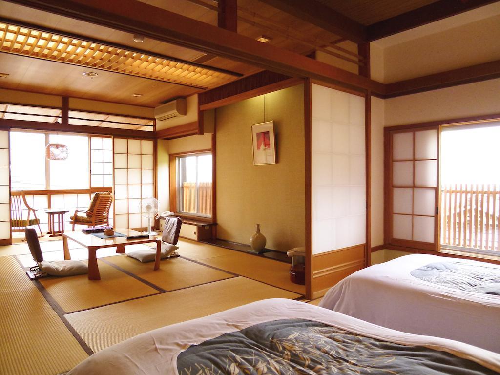 Sumiyosiya Ryokan Nozawaonsen Rum bild